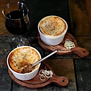 hearty_onion_soupx300.webp&app=site